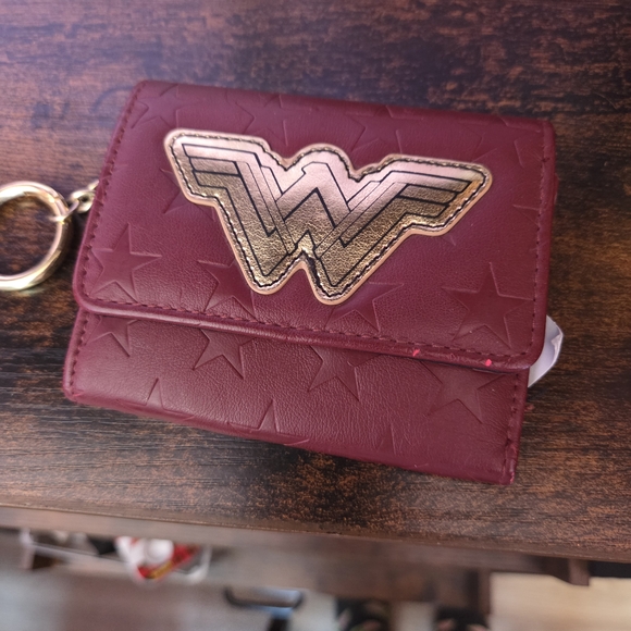 Her Universe Handbags - Wonder Woman Burgundy Star Leatherette Card Wallet with Gold Emblem